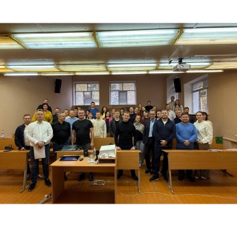 Команда МИРАКС завершила интенсивную программу обучения под руководством эксперта в области переговоров Александра Фридмана.